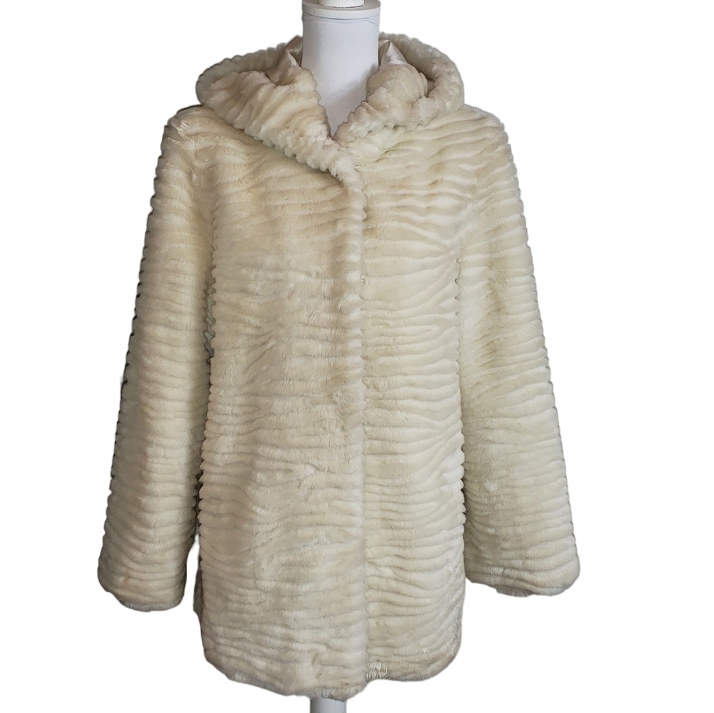 Cream Faux Fur Textured Hooded Jacket Sz Small Button Up Lined Cozy Winter Coat